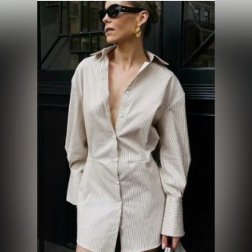 Classic Commense Striped Shirt Dress - Size Small |
100% Cotton - Picture 4 of 5